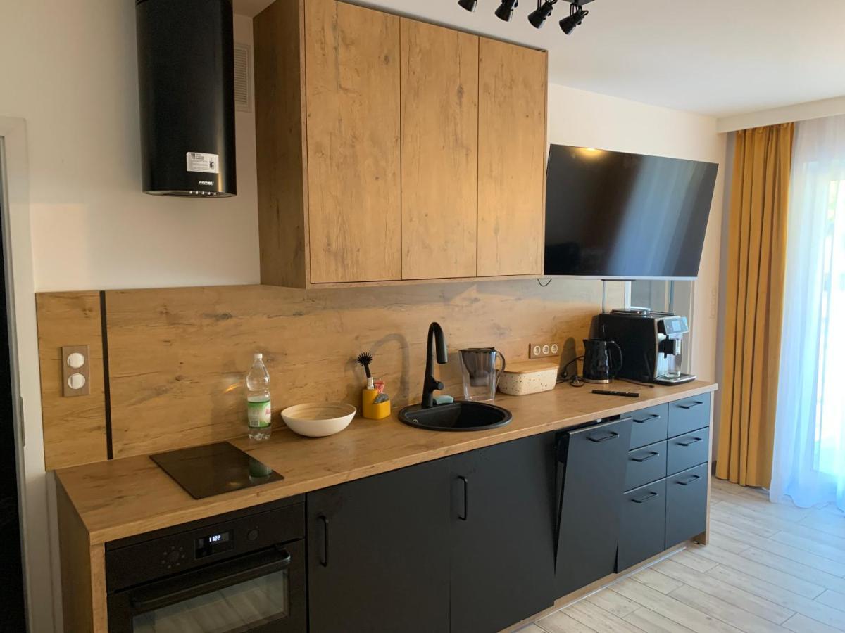Livra Apartaments III بوبيروفو المظهر الخارجي الصورة